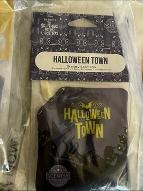 Scentsy Halloween Town Scent Pak - Black and Yellow Accent